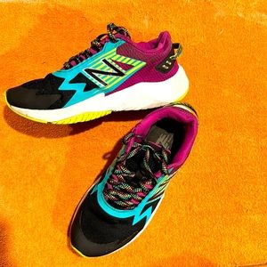 Kids, new balance, running shoes, black and green size 4